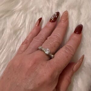 Elegant Silver Diamond Ring Size 9